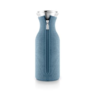 Eva Solo Eva Solo Kühlschrank-Karaffe mit gewebtem Überzug Dusty blue