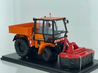 Deutz-Fahr Intrac 2004 Kommunal mit Deutz-Fahr KM 25 F Mähwerk rot Modell von AutoCult 1:32