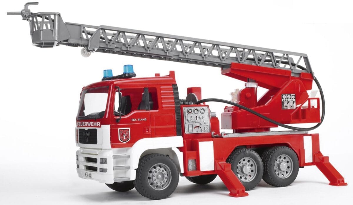 MAN TGA Feuerwehr mit Drehleiter, Wasserpumpe und Light and Sound Module inkl. Batterie Modell von Bruder 1:16