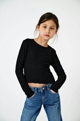 KIDS ONLY Langarmshirt "KOGNELLA L/S O-NECK TOP JRS NOOS" in kurzer Form und mit süßen Wellenkanten am Saum