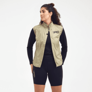 LIPATI Drizzle Vest Größe L in Elm – Leichte Laufweste für optimalen Komfort und Atmungsaktivität beim Laufen