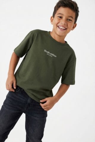 Name It T-Shirt "NKMBRODY SS NREG TOP NOOS" mit dezentem 3D-Frontmotiv