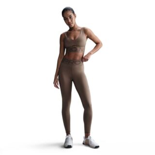 Nike Dri-FIT Sculpt High-Waisted Tights für Frauen – Bequeme Laufleggings in Mink Brown für optimalen Komfort und Unterstützung.