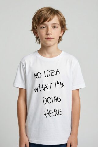 KIDSWORLD T-Shirt "Spruch: NO IDEA WHAT IM DOING HERE" für Jungen, Kurzarm, Basic Passform, mit modischem Druck