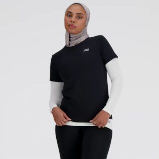 New Balance Sport Essentials Heathertech T-Shirt XS – Schwarzes Funktionsshirt für Training & Freizeit, atmungsaktiv und bequem