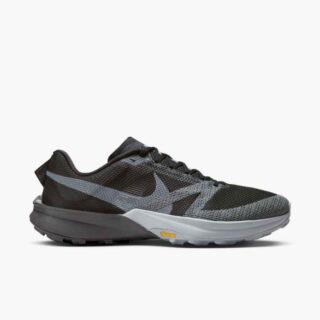 Nike Air Zoom Terra Kiger 10 Herren Trailschuhe - Schwarz, ideal für Trailrunning und Offroad-Abenteuer