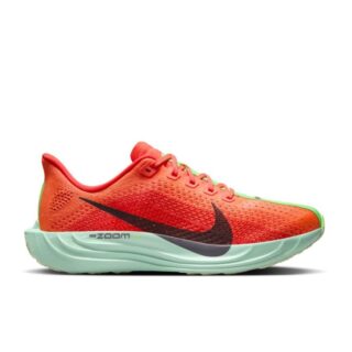 Nike Pegasus Plus Rot 42 - Dämpfende Laufschuhe für Herren, atmungsaktives Obermaterial, optimale Passform und hervorragende Energierückgabe.