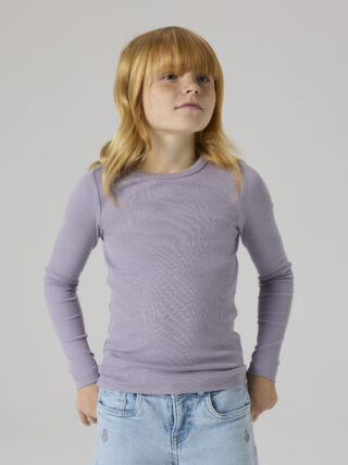 Name It Langarmshirt "NKFNAKAL LS TOP NOOS" in Basic-Form und leicht gerippter Qualität