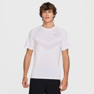 Nike Dri-FIT ADV Stride SS Tee – Leichtes Laufshirt für optimalen Komfort und Feuchtigkeitsmanagement in Weiß