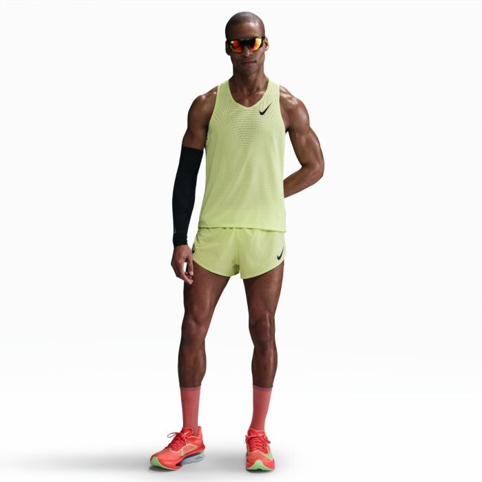 Nike Dri-FIT Advanced Aeroswift Singlet L Damen – Leichtes, atmungsaktives Laufshirt in leuchtendem Gelb für optimale Performance