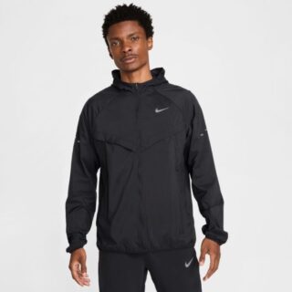 Nike Dri-FIT Stride UV Laufjacke für Herren - Schwarz mit reflektierenden Details für optimalen Schutz und Sichtbarkeit