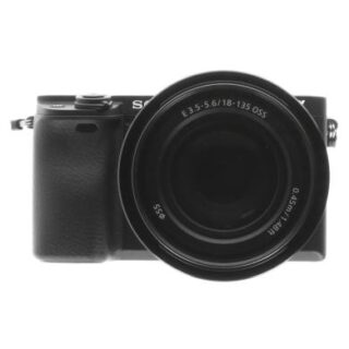 Sony Alpha 6400 mit Objektiv E 18-135mm 3.5-5.6 OSS Body